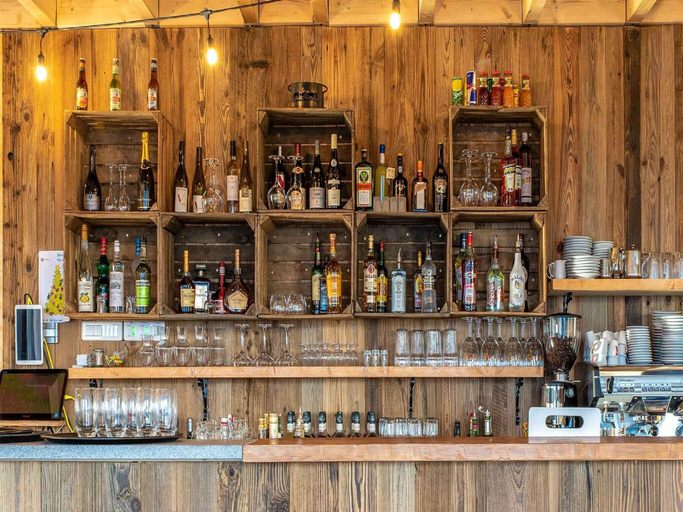 Food & Drinks 5, Snowy Chalet w Views, Haute-Savoie