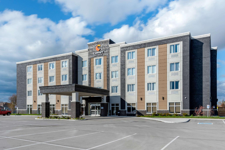 Exterior view 3, Comfort Inn & Suites, Huron