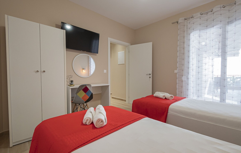 Bedroom 2, Sandra Seafront Apartment by RentalsPro Services - Nea Moudania, Central Macedonia
