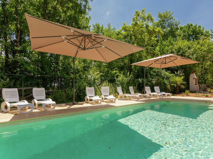 Sport & Beauty 5, Spacious farmhouse with pool, Dordogne