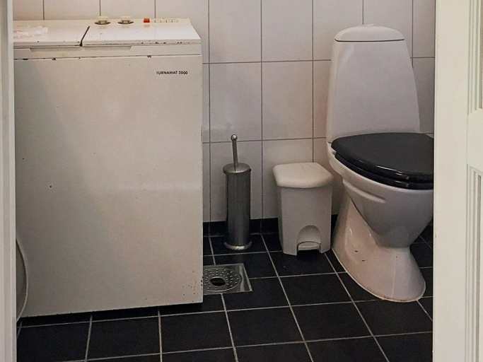 Bathroom 2, person holiday home in FINNAS, Bømlo