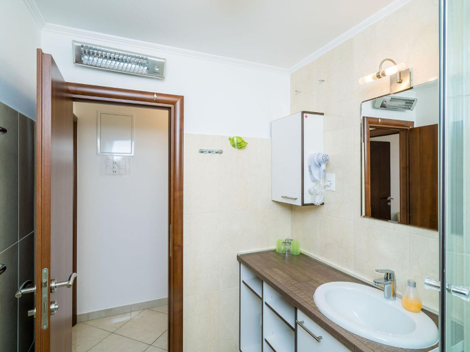 Bathroom 3, Villa Samba - Studio Apartment with Balcony and Sea View, Župa Dubrovačka