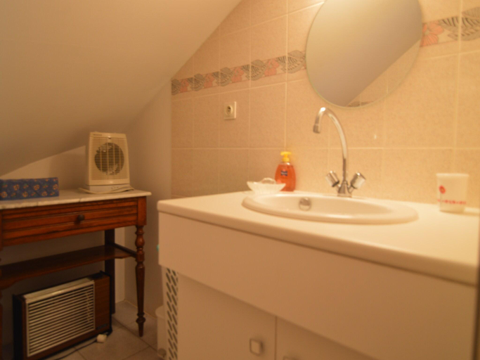 Bathroom 3, Cottage in Nouart Countryside, Ardennes