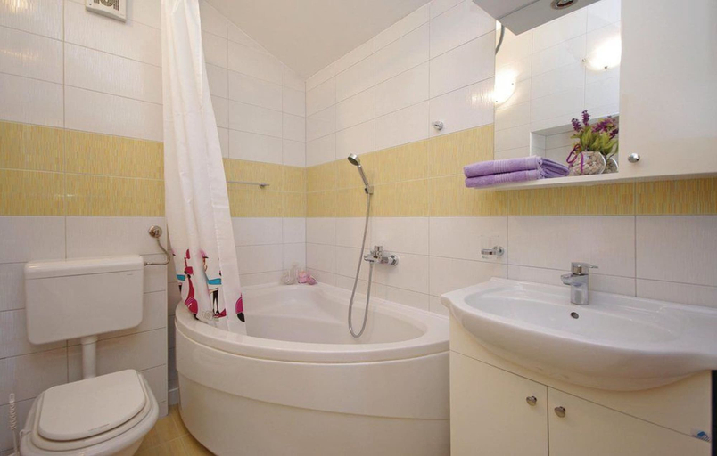 Bathroom 4, Apartments Pavlinovic, Makarska