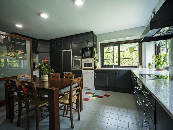 Others 5, Chalet in Vielha near Baqueira Ski Resort, Lleida