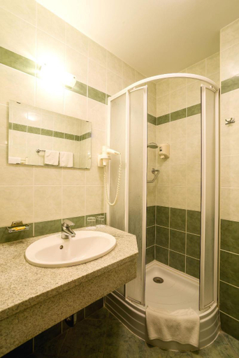Bathroom 3, Hungarospa Thermal Hotel, Hajdúszoboszló