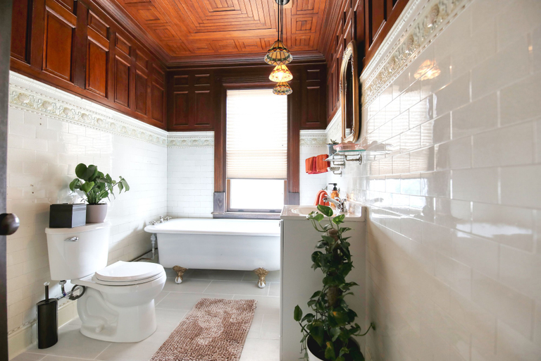 Bathroom 3, Huddy House Bed & Breakfast, Ocean