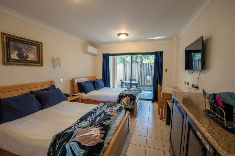 Bedroom 5, Novena Palms Motel, Northgate