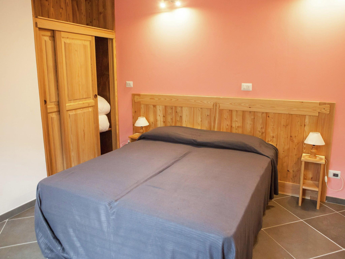 Others 4, Apartment in Antey-Saint-Andre near Ski Lift, Aosta