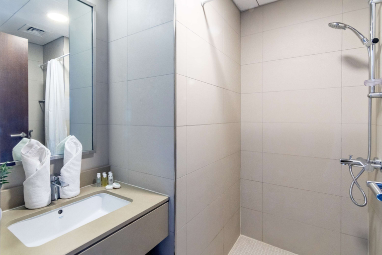 Bathroom, Silkhaus Cozy Studio In Difc Burj Khalifa View, Dubai
