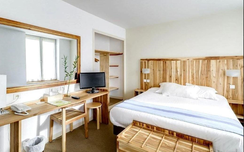 Bedroom 2, Logis Hotel de France & Restaurant Pamiers, Ariège