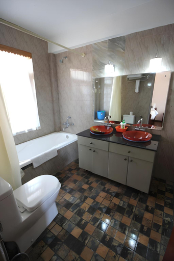 Bathroom 4, Lake View Resort, Gandaki