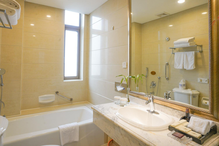 Bathroom 5, Broadway Mansions Hotel, Shanghai