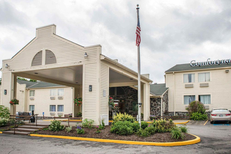 Exterior & Views 1, Quality Inn New Castle, Lawrence
