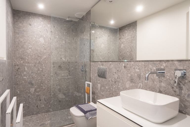 Room 3, LIV Athinum 1 - Luxury Apartment 2A, Attica