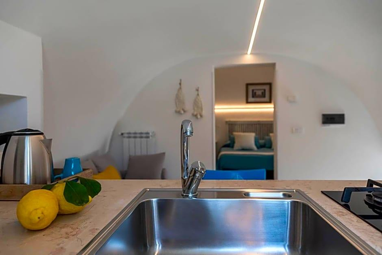 Others 4, Albergo Diffuso Monopoli, Bari