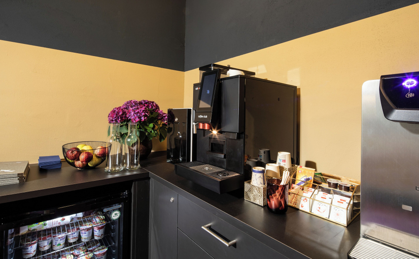 Others 5, Aare Lodge Attisholz Self Check-in, Wasseramt