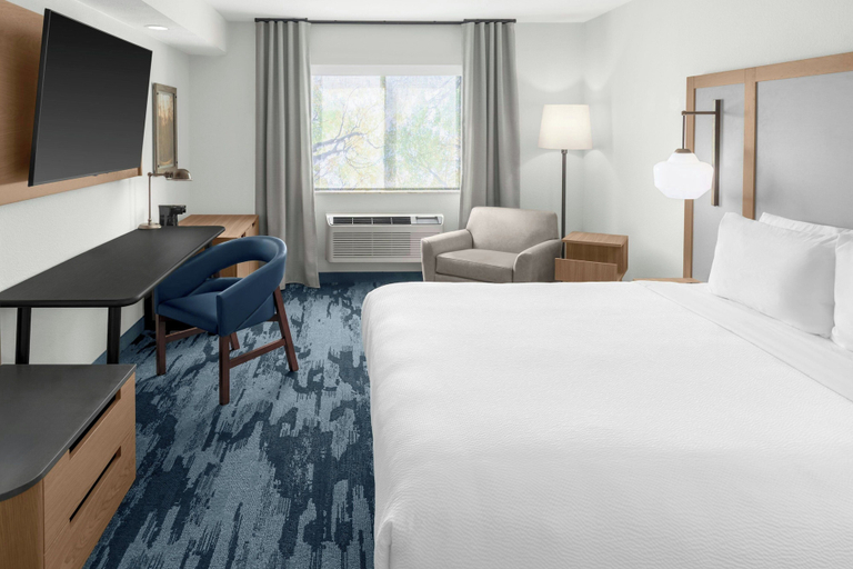 Bedroom 2, Fairfield Inn & Suites by Marriott San Francisco San Carlos, San Mateo