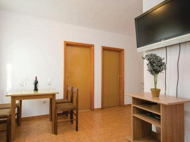 Others 4, Apartments Ciovo - Standard Two Bedroom Apartment A4, Okrug
