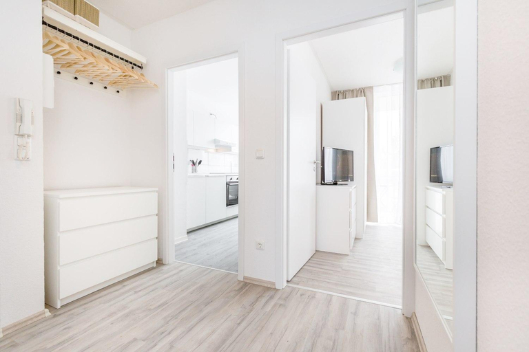 Others 5, Fully Equipped Apartments with Balcony, Rhein-Kreis Neuss