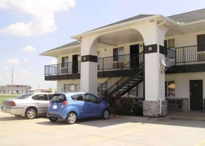 Exterior & Views 1, Rodeway Inn Goddard, Sedgwick