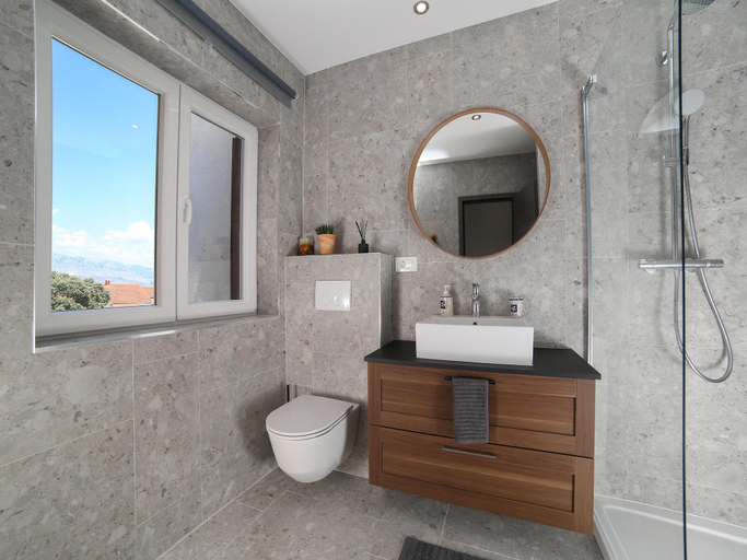 Bathroom 2, Apartments Martic - Three Bedroom Apartment with Balconies and Sea View - ST, Supetar