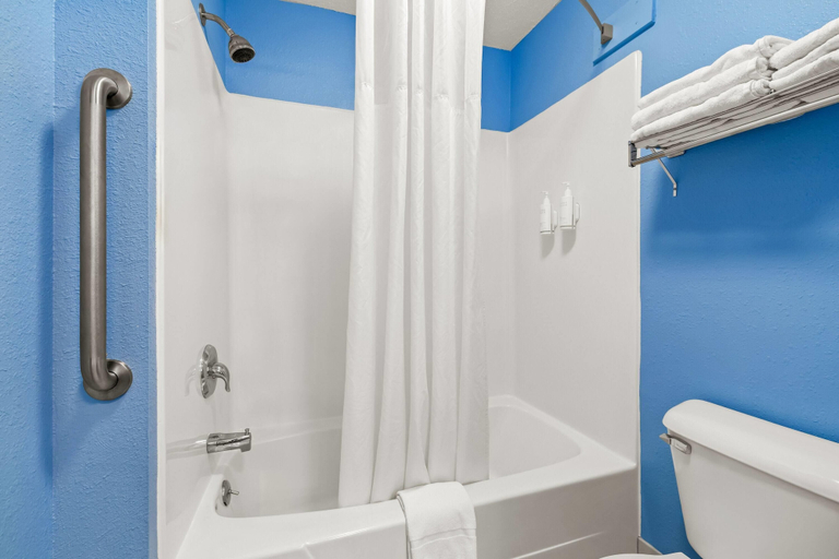Bathroom 4, Super 8 by Wyndham Osseo WI, Trempealeau