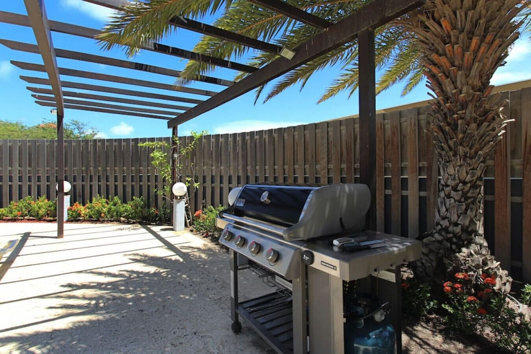 Others 4, Las Islas Condominiums