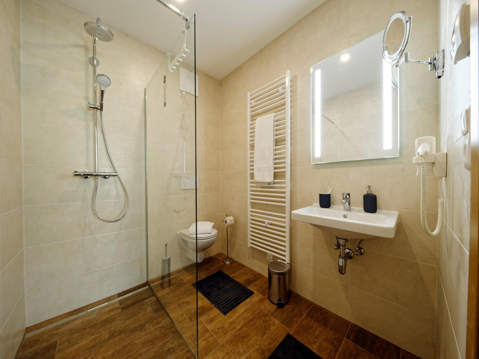 Bathroom 2, Nice chalet with infrared sauna, Murau