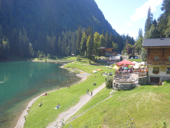 Others 3, Chalet in Saint-Jean near Ski Lift, Haute-Savoie