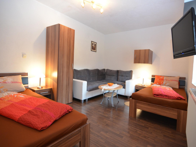 Bedroom 2, Gemutliche Ferienwohnung, Lechbruck, Ostallgäu