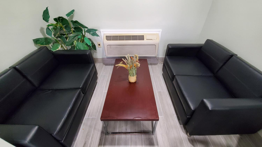 Public Area 3, Stonewood Inn & Suites Carrollton - Smithfield, Isle of Wight