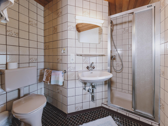 Bathroom 3, Holiday Home on Grossglockner Alpine Road, Zell am See