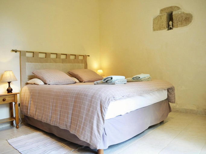 Bedroom 2, Holiday Home in Dordogne Wine Estate with Garden, Dordogne