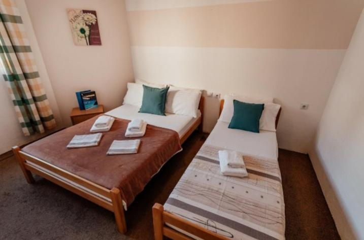 Others 3, Apartmani Brajovic