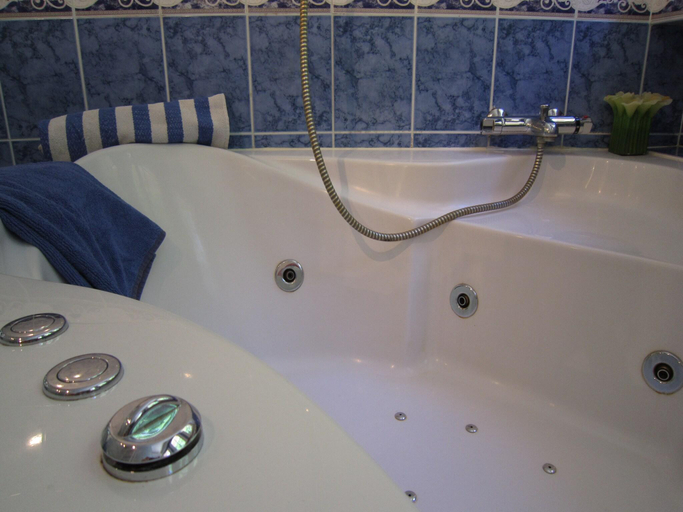 Bathroom 2, Peaceful house with view of the Bouillon Castle, Luxembourg