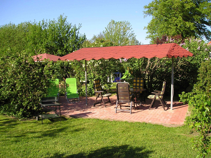 Others 2, Hubsche Wohnung in Kropelin mit eigener Terrasse, Rostock