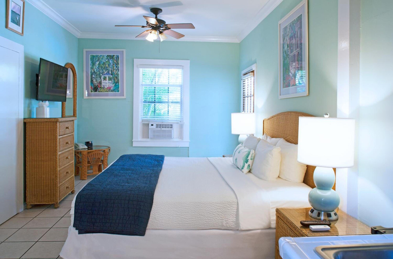 Bedroom 3, Westwinds Inn, Monroe
