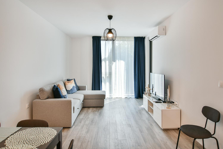 Others 4, Free parking flats with WIFI and pool, Varna