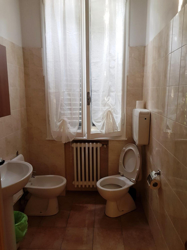 Bathroom 3, Hotel San Geminiano, Modena