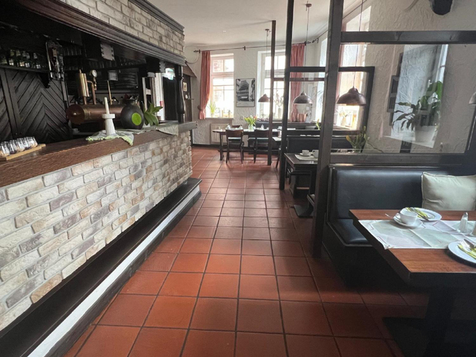 Others 4, Bierstadt-Hotel, Northeim