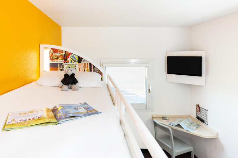 Bedroom 2, HotelF1 Angouleme, Charente