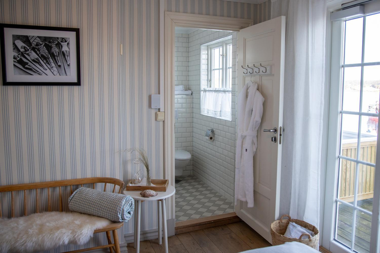 Bedroom 4, Nevlunghavn Gjestgiveri, Larvik