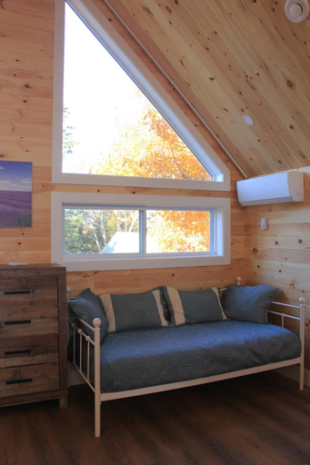 Bedroom 2, Avonlea Forest Hill Cottages, Queens