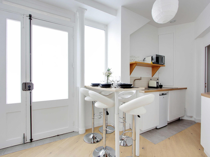 Others 5, Modern apartment for 4 people, Paris