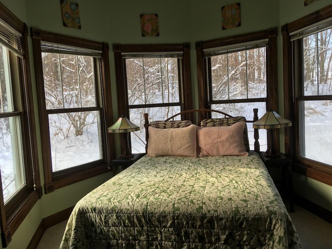 Bedroom 2, Spruce Hill Inn and Cottages, Richland