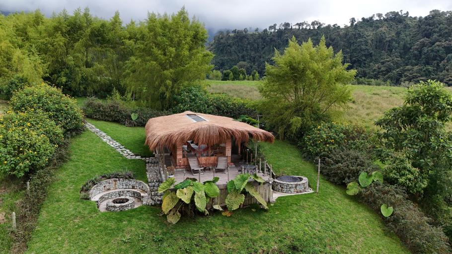 Exterior & Views 2, Hostal La Laguna, Villamaría