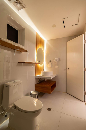 Bathroom 5, Serene Oasis Resort- Oslob Cebu Philippines, Oslob