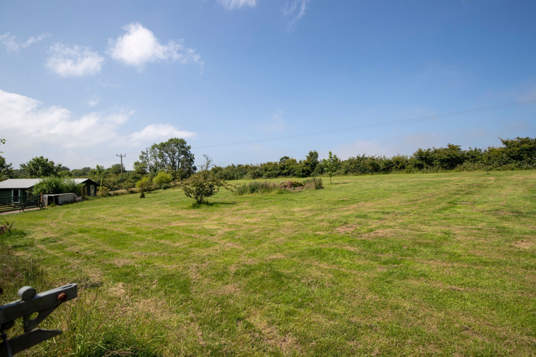 Room 2, Clover at Gorslwyd - Sound Retreat, Ceredigion