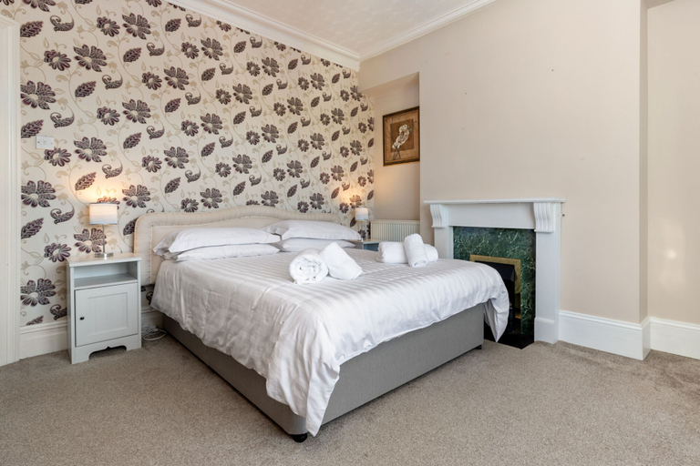Room 5, Cartref - Beautiful Cottage Hot Tub Countryside Views, Pembrokeshire